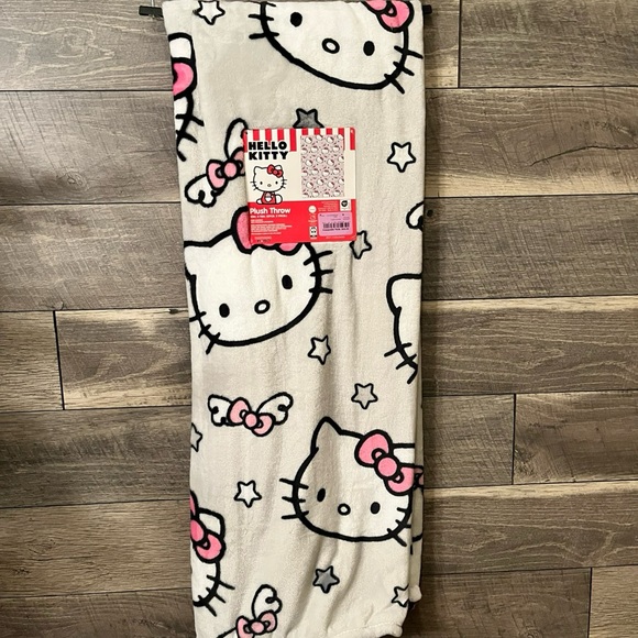 *NEW* Hello Kitty Grey Bows & Stars Blanket. - Picture 2 of 4
